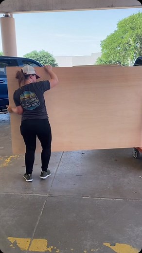 Are you one of those people who rarely ask for help? 😂 It’s okay, I’ll figure it out on my own. 🤷🏼‍♀️#askforhelp #askingforhelp #independant #independantwoman #illdoitmyself #diy #diyer #plywood #truckload #plywoodproject #builtin #builtins #entryway #mudroom #shortgirlproblems | Life Is What You Make It