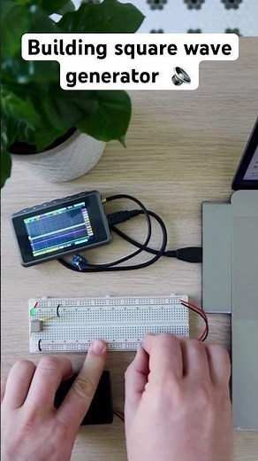 Building square wave generator 🔉 #electronic #breadboard #computer #diyprojects #stem