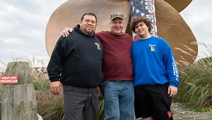 Milford restaurant's giant propeller has Apollo 13 connection