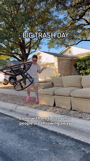 FREE Furniture on Big Trash Day?! Curbside Finds You Wouldn’t Believe 🤯