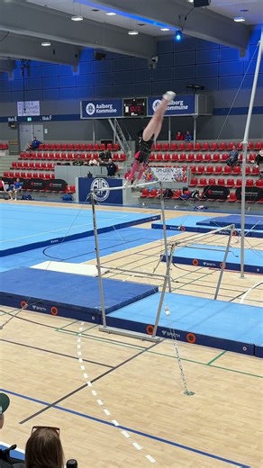 My bar rutine from team nationals🩷🖤Score: 9,200🖤🩷leotard from Ozone gymnastics apparel #gym