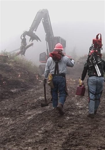 Ax Men S01:E08 - Loggers Under Fire