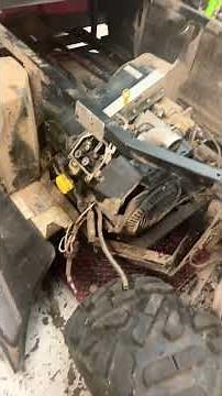 Installing a head gasket and head on a kohler command pro engine #kohler #headgasket #pistons