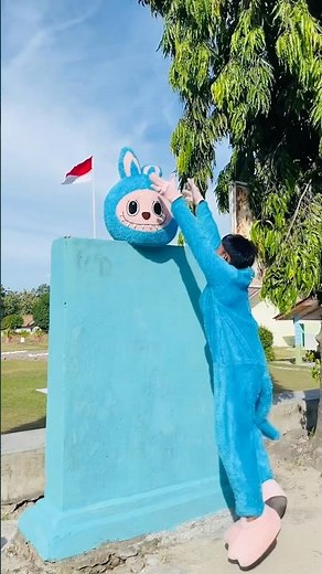 Pumpkin head is stuck to marsha #shorts