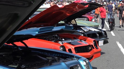 Giant car show in Manchester draws hundreds of cars, thousands of people