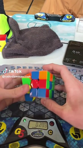 Rubik's Cube Solved in Slow Motion: A Spectacular Display