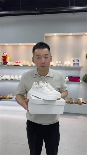 百搭小白鞋，夏季的清爽风来啦，上脚轻便舒适#女鞋推荐 #厚底小白鞋女 #百搭新款鞋子