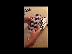 How to Make a Christmas Bow out of Wrapping Paper