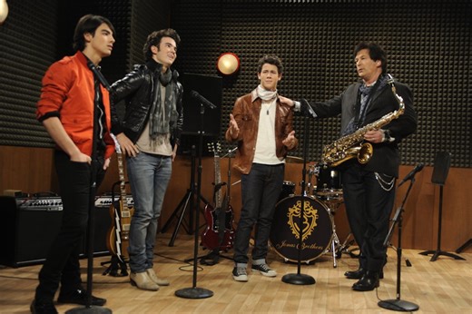Jonas Brothers Call Starring in This Alec Baldwin SNL Sketch a "Dream Come True"