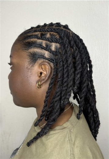 Can you tell where her hair & the loc extension meets? NO! 🤭 Service: Loc Extension Retwist Location: Homestead, Fl Book your consultation today to get more information on your loc extensions options, pricing & more! #locextensions #locextensionsmiami #homesteadhairstylist #miamiloctician #crownsauce