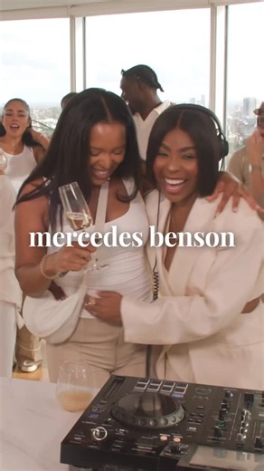 @aprtmentlife on Instagram: "happy sunday people 🤍 track id: duncan gerow - snoh alegra + devin morrison - woah"