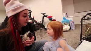 Adley的宠物屋之旅！来看看我可爱的天竺鼠吧，顺便学学怎么照顾她～