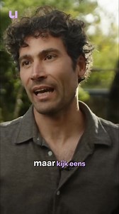🐝🌸 Hoe ziet jouw tuin eruit? Bioloog Casper Quist (Wageningen University) legt uit hoe je met een paar simpele aanpassingen jouw tuin verandert in een paradijs voor bijen, vogels en vlinders. 👉 Bekijk de hele video op YouTube: Met deze wetenschap houd je je planten in leven #Tuin #Natuur #Biodiversiteit #Wetenschap | Universiteit van Nederland