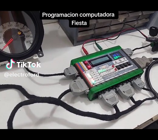 Programación de Computadora para Fiesta Max y Move
