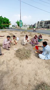 685K views · 102K reactions | Helping hand love and kindness 殺Piyaar Muhabt k liyea殺 #alishahge786 #acofkindness #humanity #piyaar_muhabt #motivation ￼#reels | Shah ji 78600 | Facebook