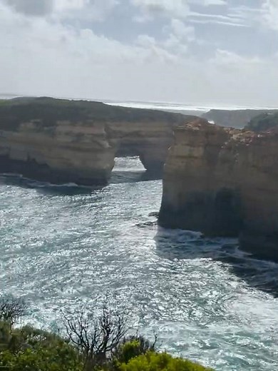 The Wreck on Great Ocean Road – London Bridge Collapse
