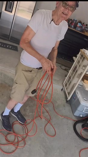 6.5K views · 97 reactions | Startled. #locksmith #conroe #lakeconroe #landrylocksmith #conroetexas | Landry Locksmith | Facebook