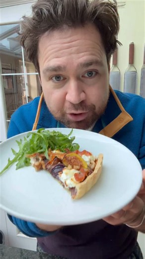 Sam Nixon on Instagram: "#ad I adore pure Canadian maple syrup - how can a product that is completely pure and natural taste so good? 🤩 The sap is taken from maple trees, boiled down to reduce and thicken. There are very few stages in making pure Canadian maple syrup which means the end product retains many of its natural nutrients found in the sap before it’s extracted from the tree. We all know maple syrup is great on pancakes but it’s also great to cook with. Here’s my Slow Roasted Maple, Re