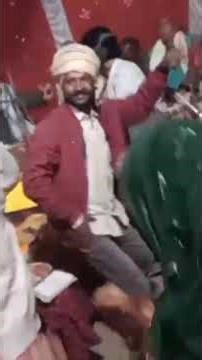 hanuman aradhana khatam hone ke bad sohar gate huae or dance program start bihar function