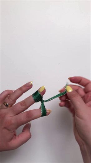 We all love a good bow around here. 🎀 This week, we’re showcasing different techniques you can use to tie a bow! Watch this first technique in action, then stay tuned for the next post where we’ll share another easy way to tie the perfect bow. | Stampin' Up!