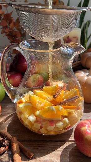 51K views · 1K reactions | Fall Sangria with spiced apple cider ✨壟...