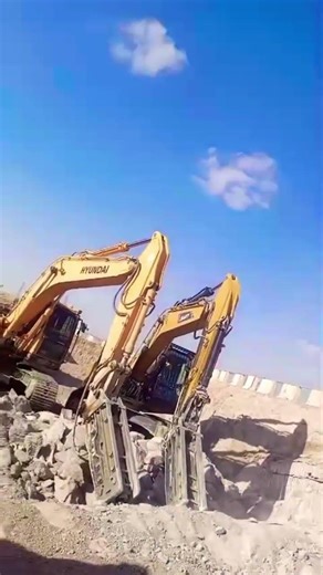 #excavator#hyundai#powerplant#saudiarabia#ksa#madina #viral#shorts#video#short#subscribe.
