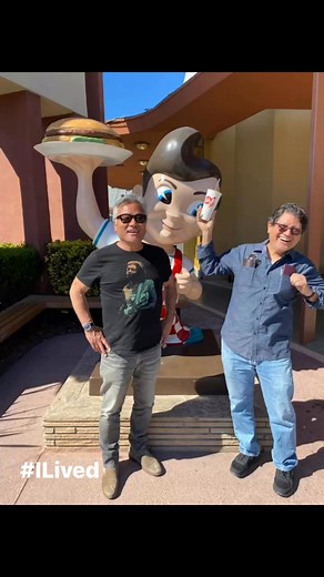 A Ferris Bueller kinda day for Ray Ramos and me. We ventured to Chili John’s for lunch, but opted for Bobs Big Boy with our buddy Stan Matasavage instead due to the crowds. We then decided to be tourists in our own town. So we made our way to the Hollywood sign, Beachwood Canyon, Clark Street Diner, and West Hollywood where we chatted with the lovely Paris Chong at Leica Gallery LA. Just a super fun way to stay inspired and keep the creative energy flowing!! 🤙😎📷 #OneRepublic #inspired | Steve