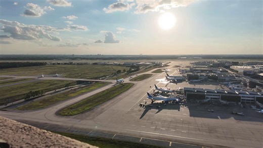 We anticipate an increase in passengers traveling out of IAH between December 26 and 29. -Arrive early -Reserve your parking online at least 12 hours ahead Hope everyone is enjoying their holiday break! | George Bush Intercontinental Airport