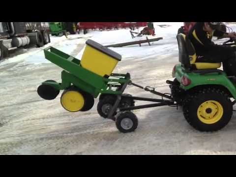 John Deere 1 row pull type