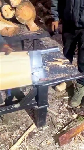Log Splitter #firewood #woodwork #splitter