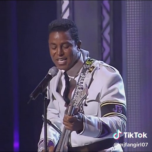The Jacksons Perform 'Can You Feel It' in 2001
