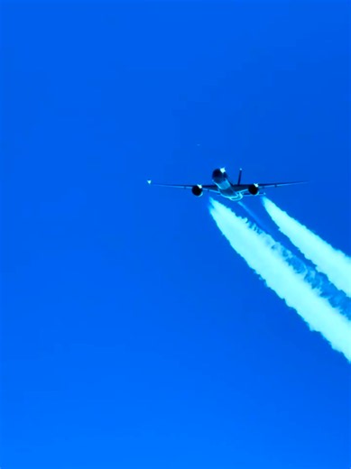 Cockpit View Over Plane Crossing — Smooth Aerial Moment