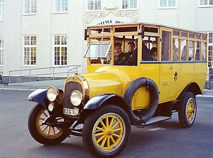 School bus yellow - Alchetron, The Free Social Encyclopedia