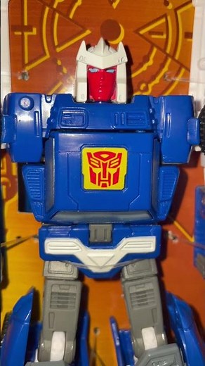 💥Transformers - WFC Kingdom - TRACKS - Deluxe Class Autobot - Hasbro💥
