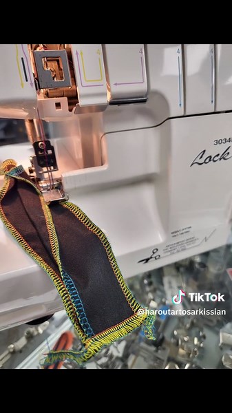 brother 3034D - 3/4 Fils surjeteuse à alimentation différentielle UTILISÉE en excellent état. ☆ 180 jours de maintenance gratuite après-vente. ▪︎ brother 3034D - 3/4 Thread, Differential feed Overlock machine USED in Excellent condition. ☆ 180 Days of Free Maintenance After sales #laval #montreal #christmasspirit #brother #overlock #surjetteuse #reparationmachineacoudre #repairsewingmachine #gift #giftideas