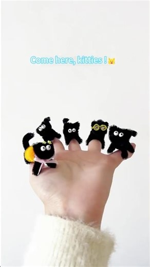 Who wouldn’t want a bunch of cute little kitties? ｜pipe cleaner finger cats
