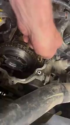 3.5L EcoBoost Cam Phaser Tip #ford #fordtech #fordmechanic #fordracing #fordperformance #camphaser #wedge #fordf250 #fordsuperduty #fordfseries #superduty #powerstroke #engine #ecoboost #flyingwrenches #snapon #snapontools #mactools #matcotools #fyp #viral #viralreels #mechanictips #diy #mechanicreels #mechanichelp #automotive #automotivetech #automotivetechnician | Flying Wrenches Automotive