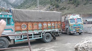 811K views · 34K reactions | Sonamarg Mai Driver bhaiyo ko bhout problem ho rahe hai... Timeing ki sub se bade problem hai ... #Comment_karke_zaroor_bataen_aap_logon_ki_kya_rai_hai_is_baare_Mai | National Highway updates | Facebook