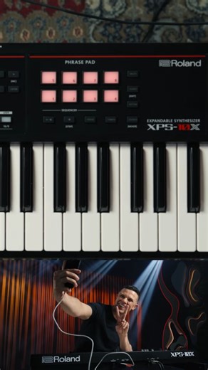 Com o novo XPS-10X fica fácil usar instrumentos virtuais, gravações em DAW ou fazer lives, tudo isso com a nova conexão USB tipo C, que elimina a necessidade de instalar drivers ou fazer configurações complexas. 👉 Saiba tudo sobre esse sintetizador no vídeo completo no link da Bio! | Roland