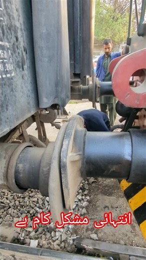 Very hard and Risky Job #Shorts #train #railwaycontent #youtubeshorts #railway #foryou #usa #uk