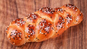Choreg | This Armenian Easter Bread Contains a Unique Ingredient - ChainBaker