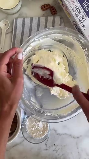 ✨Baking is L O V E made edible ✨Here is how to up your pie game with an easy lattice top 🙌🏻.Pie in the video: Apple-Blueberry pie (link in profile or DM/comment for the recipe) Happy baking 🤗.#loveisallicangivetoyou #love #baking #pie #latticepie #lattice #holidayseason #thanksgiving #holidaybaking #howto | Cooking with Manuela