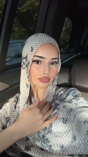 Hijabi fashion short — Soleenn styling for hijab (viral clips)