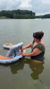 Adults Inflatable Pool Float Chair, Floating Lounger with Cup Holder, 100° Fixed Backrest, Breathable & Sinking Mesh Seat, Inflatable Lounger Float for Swimming Pool/Beach/Lake/Party