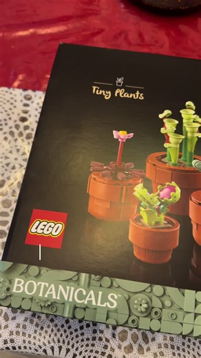 Build My Tiny Plants: Fun Lego Gardening Time