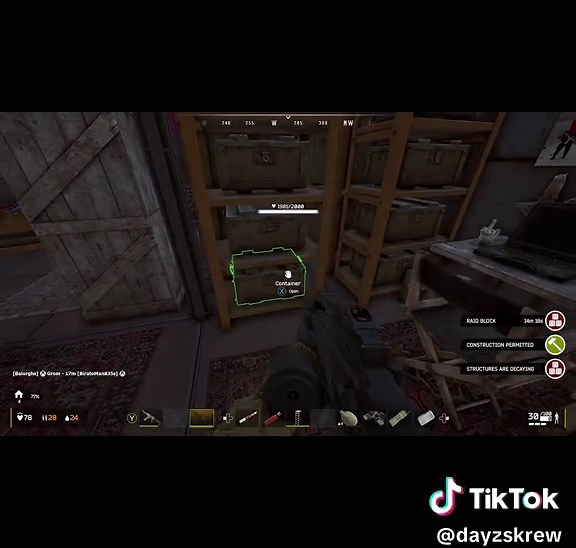 Raiding an Offline Water Base in Deadside