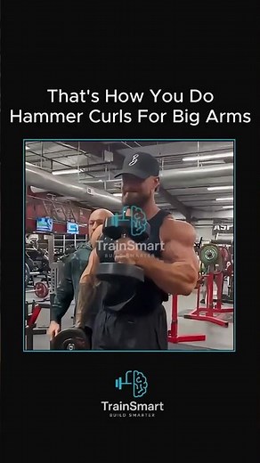 CBUM Shows Off FLAWLESS Hammer Curls Technique!
