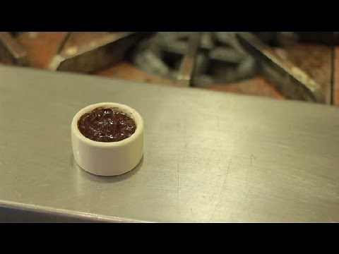 How to Make Shiny Chocolate Icing : Icing & Frosting