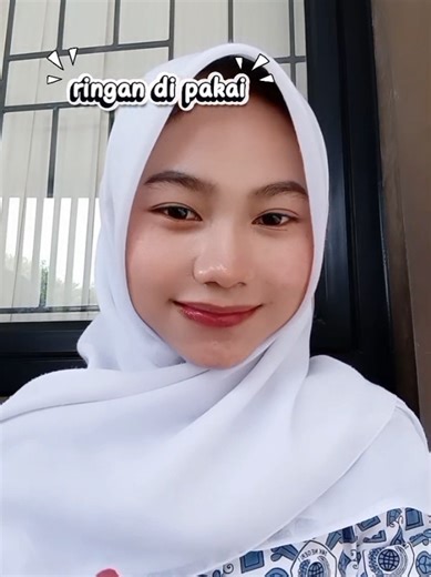 bibir lembap, warna natural, dan glow sehat dalam 1 swipe ✨️Hanasui tinted lip blam-karena kamu pantas tempat effortess tapi on point🤩💋 #hanasui #nextlevelhanasui #fypp #berandatiktok @neng_abbas