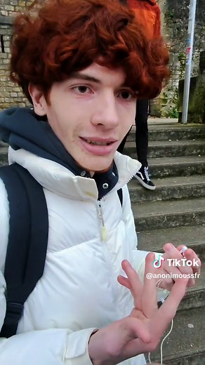 Les réactions sont tellement imprévisible ! 🤣🤣🤣 #troll #drole #prank #cameracachée #citer2france #videoviral #pourtoi